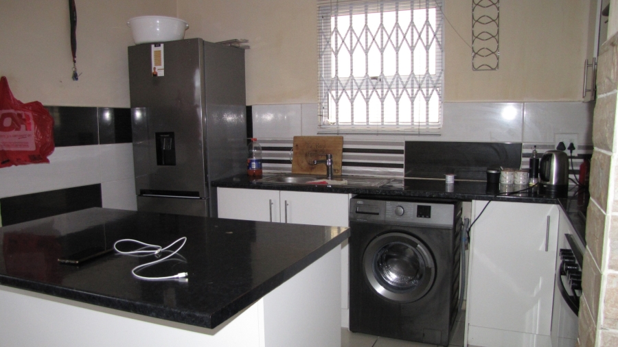 2 Bedroom Property for Sale in Cambridge West Eastern Cape